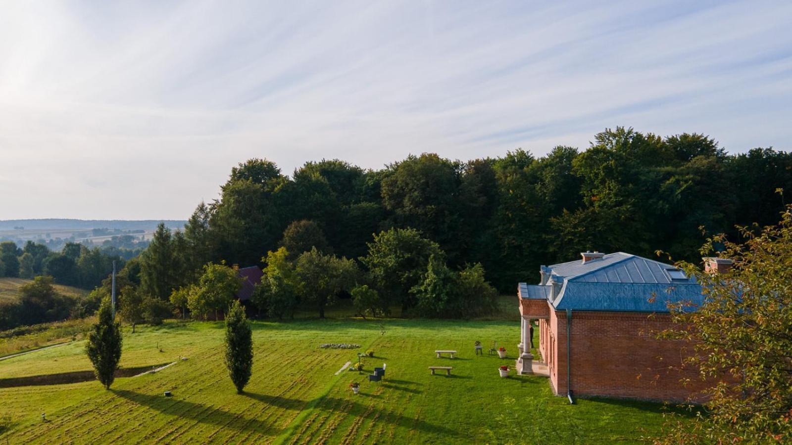 Dworek Atrium Tomaszów Lubelski Buitenkant foto